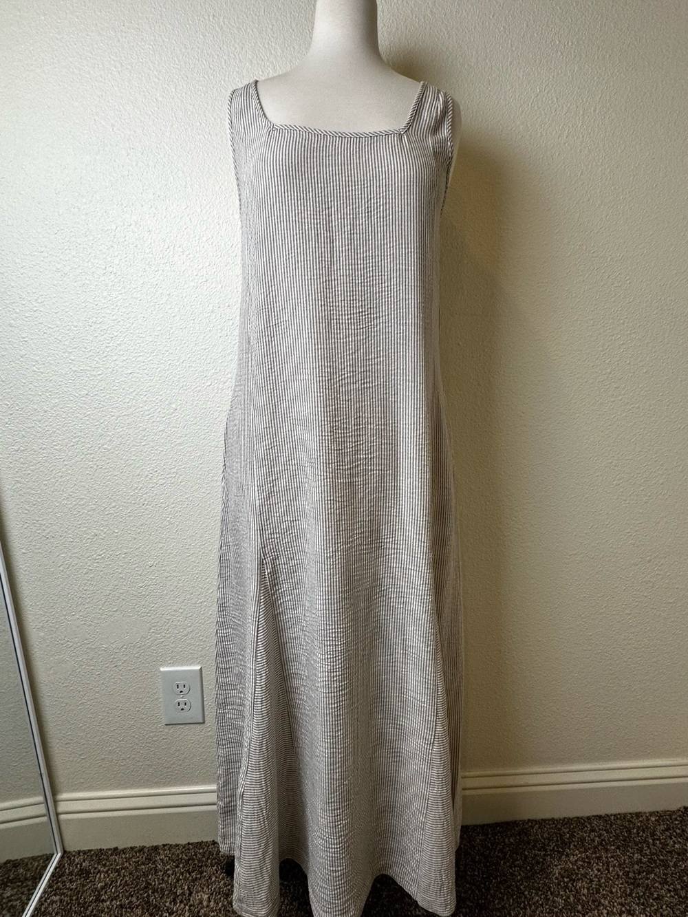 Sleeveless Square-Neck Maxi Dress in Light Gray